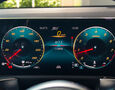 Foto Mercedes-Benz GLB 250 4Matic AMG Line / Burmester / Pano / Distronic+ / Keyles GO / Ťažné zariadenie