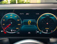 Foto Mercedes-Benz GLB 250 4Matic AMG Line / Burmester / Pano / Distronic+ / Keyles GO / Ťažné zariadenie