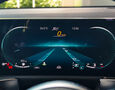 Foto Mercedes-Benz GLB 250 4Matic AMG Line / Burmester / Pano / Distronic+ / Keyles GO / Ťažné zariadenie