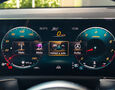 Foto Mercedes-Benz GLB 250 4Matic AMG Line / Burmester / Pano / Distronic+ / Keyles GO / Ťažné zariadenie