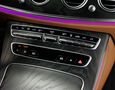 Foto Mercedes-Benz E 300 de T 4Matic AMG Line / LED / Burmester / Keyless / Distronic+ / Ťažné zar.