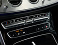 Foto Mercedes-Benz E 300 de T 4Matic AMG Line / Multibeam / Burmester / Night Paket / 360° / Distronic+