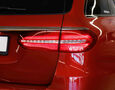 Foto Mercedes-Benz E 220d AMG Line / Night / Multibeam / Pano / HUD / Distronic+ / Widescreen / KeylessGO