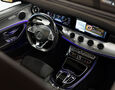 Foto Mercedes-Benz E 220d AMG Line / Night / Multibeam / Pano / HUD / Distronic+ / Widescreen / KeylessGO
