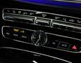 Foto Mercedes-Benz E 220d AMG Line / Night / Multibeam / Pano / HUD / Distronic+ / Widescreen / KeylessGO